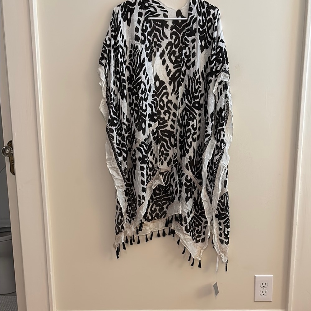 Black and White Patterned Kimono